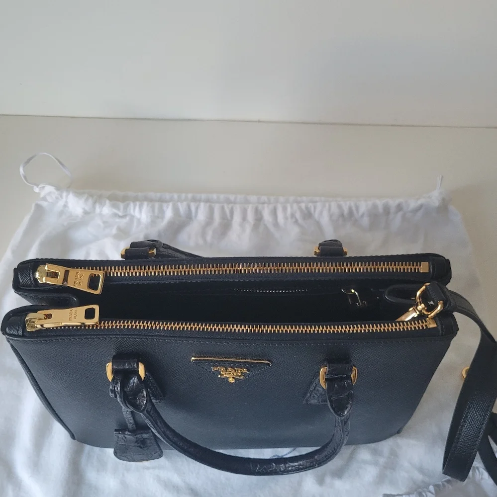 PRADA Crocodile Galleria Saffiano Leather Black Bag - Picture 5 of 17